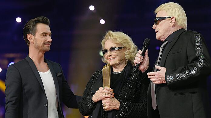 Florian Silbereisen (rechts) trauert mit seinem Freund Heino (links) um dessen Ehefrau Hannelore.