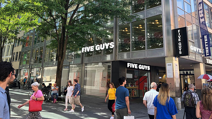 Ende 2018 eröffnete "Five Guys" die erste Münchner Filiale in den Riem Arcaden, ein Jahr später folgte eine Filiale in Pasing, jetzt geht's in die Kaufingerstraße.