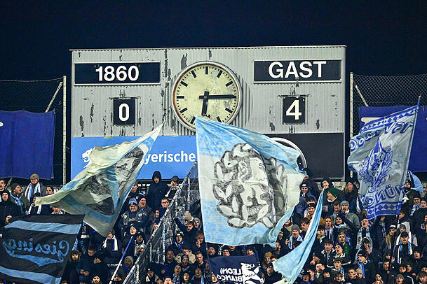 Sprach eine klare Sprache: Die Anzeigetafel im Grünwalder Stadion. Sprach eine klare Sprache: Die Anzeigetafel im Grünwalder Stadion.