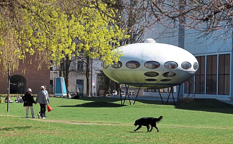 &bdquo;Futuro&ldquo; hei&szlig;t dieses UFO vor der Pinakothek der Moderne.