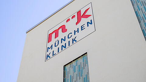 Gerade erst fertiggestellt: die Au&szlig;enfassade der neuen M&uuml;nchen Klinik Harlaching.