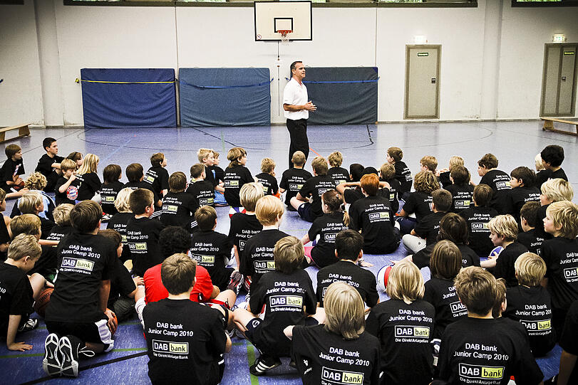 Soll mithelfen, Kinder für Basketball zu begeistern: Dirk Bauermann, Trainer des Profi-Teams und Nationalcoach