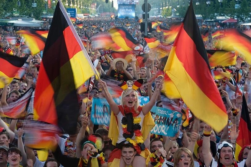 ...war der Andrang auf der Berliner Fanmeile groß.
