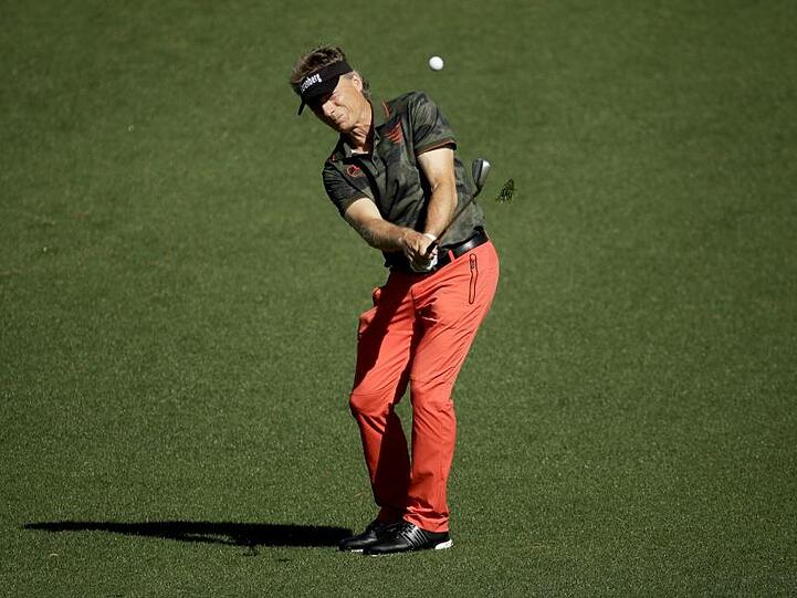 Bernhard Langer startete stark in das Masters.
