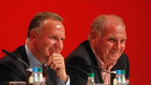 Wie schön das Leben doch sein kann: Kalle Rummenigge (l.) nebst Uli Hoeneß. Wie schön das Leben doch sein kann: Kalle Rummenigge (l.) nebst Uli Hoeneß.
