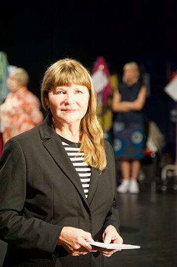 Irene Schoppmeier: Die Oberstudiendirektorin ist Schulleiterin der deutschen Meisterschule für Mode/Designschule München mit den Städtischen (Berufs-)Schulen für Modellistik, für Schnitt und Entwurf, für Kommunikationsdesign und für Bekleidung.
