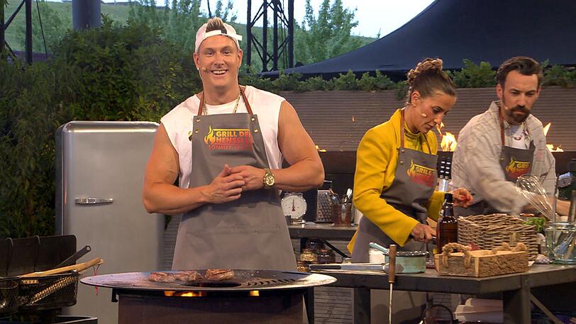 Können sie Steffen Henssler abkochen? Ballermann- und Realitystar Calvin, Moderatorin Charlotte Engelhardt und Moderator Jan Köppen (von links) versuchen es zumindest. Können sie Steffen Henssler abkochen? Ballermann- und Realitystar Calvin, Moderatorin Charlotte Engelhardt und Moderator Jan Köppen (von links) versuchen es zumindest.