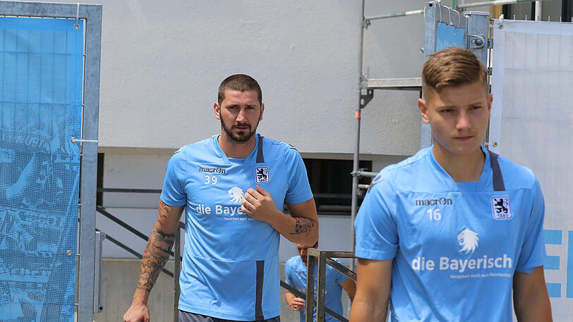 Gleich mittendrin: "Neuzugang" Sascha Mölders beim Training am Freitagnachmittag.