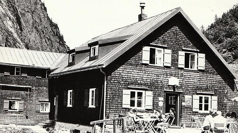 Der Weg führte vorbei an der Höllentalangerhütte.