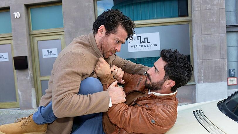 "GZSZ": Der Streit zwischen Carlos (l.) und Tobias eskaliert.