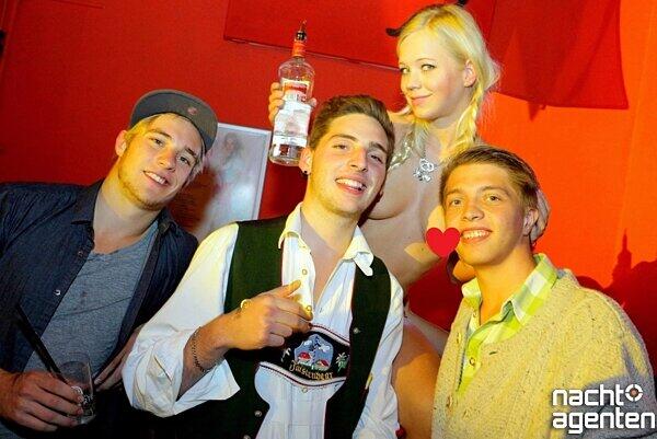 "Wies'n Pornös" in der Nachtgalerie! Mehr Bilder unter: www.nachtagenten.de