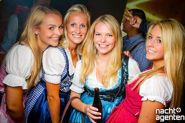 Apres-Wiesn-Party im Neuraum. Mehr Bilder unter: http://www.nachtagenten.de/event/26.09.2015/neuraum/16-tage-wiesn-16-tage-neuraum.332622.html