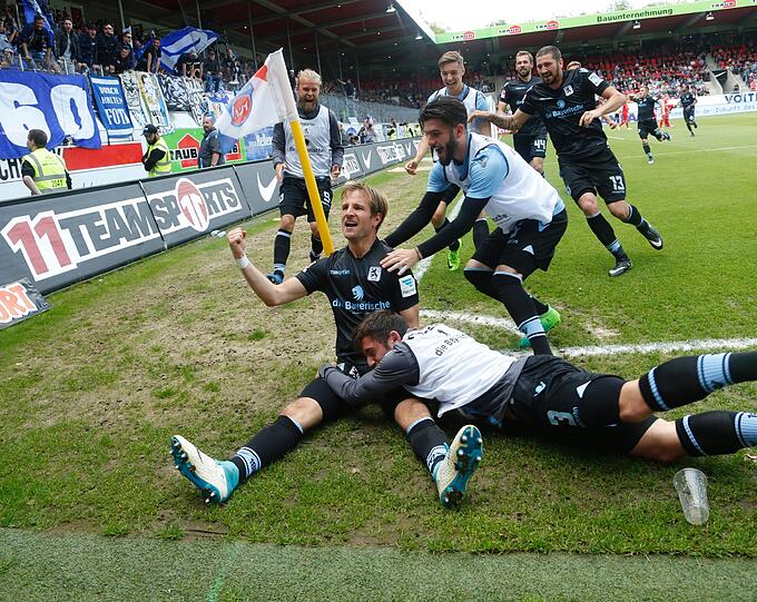 Weitere Bilder vom dramatischen Spiel in Heidenheim