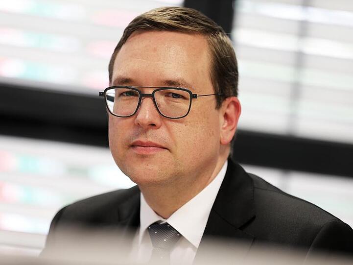 Markus Hartmann, Leiter der Zentral- und Ansprechstelle Cybercrime NRW, erklärt die Dynamiken im Missbrauchs-Netzwerk Bergisch Gladbach.