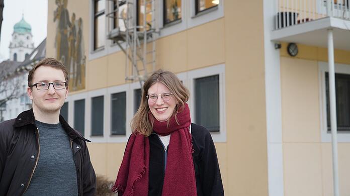 Jonathan Weidle vom Salesianum und Martina Reiner von der Gemeinde St. Wolfgang kümmern sich um Geflüchtete.