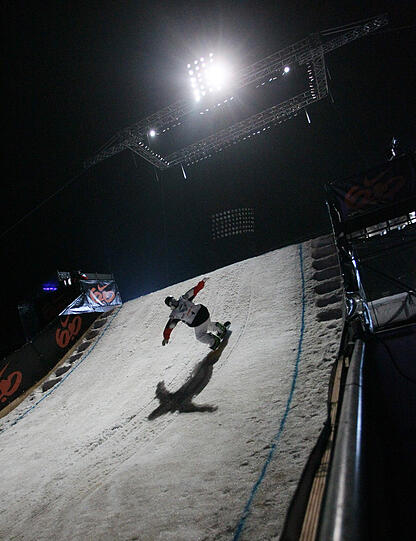 Ein Spektakel der besonderen Art: Im Münchner Olympiastadion sahen 16.500 Zuschauer die besten Snowboarder und ihre gewagten Sprünge.
