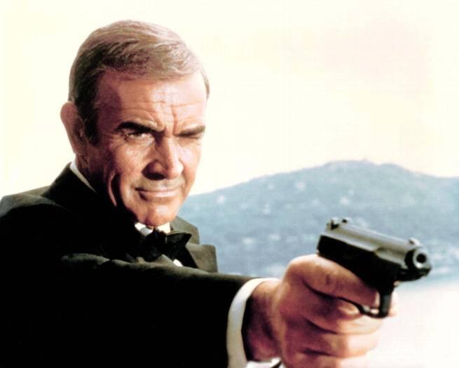 Connery in seiner Paraderolle als James Bond im Film "Sag niemals nie", der 1984 in die deutschen Kinos kam.