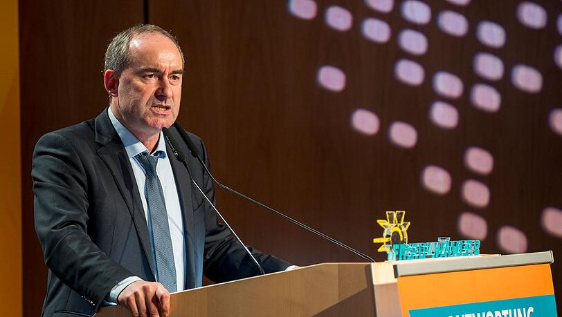 Freie-Wähler-Chef Hubert Aiwanger zeigt sich beim Dreikönigstreffen seiner Partei verärgert über die mediale Berichterstattung. (Archivbild)