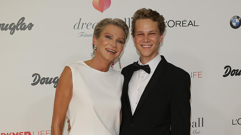 Stephanie Gräfin von Pfuel und Sohn Charly 2016 beim Dreamball in Berlin.