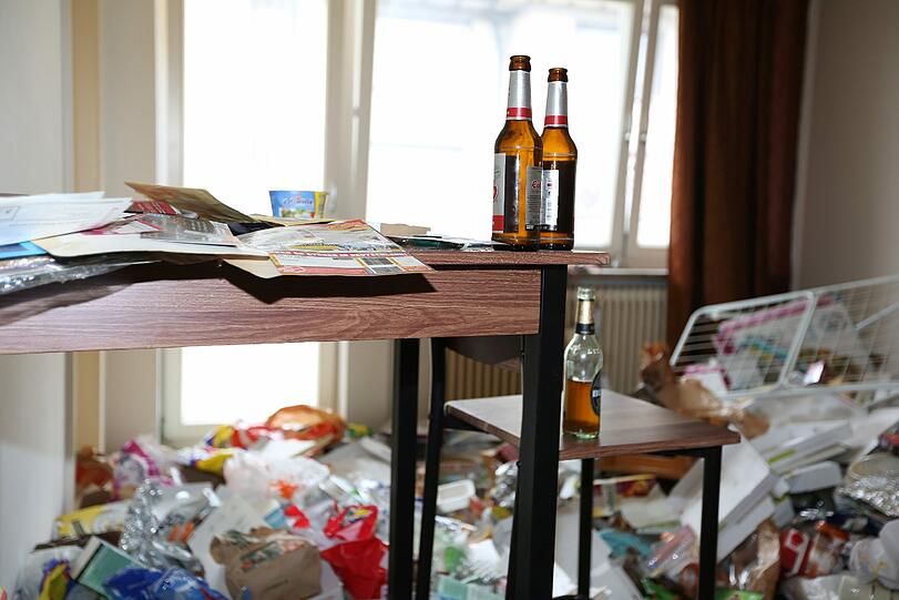 Der Mieter war Pilsliebhaber &ndash; zu erkennen an diesen Flaschen.