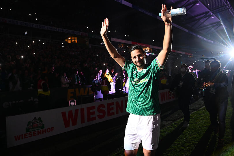 Claudio Pizarro und der Abschied von den Fans.