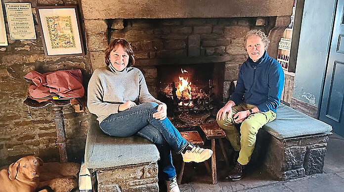 Die Familie Köhler im Tan Hill Inn, ein "sehr gemütlicher Pub", wie Eva Köhler sagt.