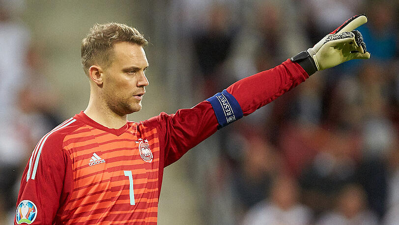 Ruhiger Abend: Torwart und Kapitän Manuel Neuer. Ruhiger Abend: Torwart und Kapitän Manuel Neuer.