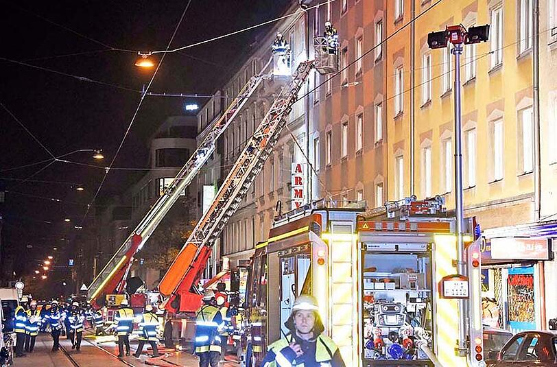 Bei dem Brand in der Dachauer Straße kamen drei Menschen ums Leben.