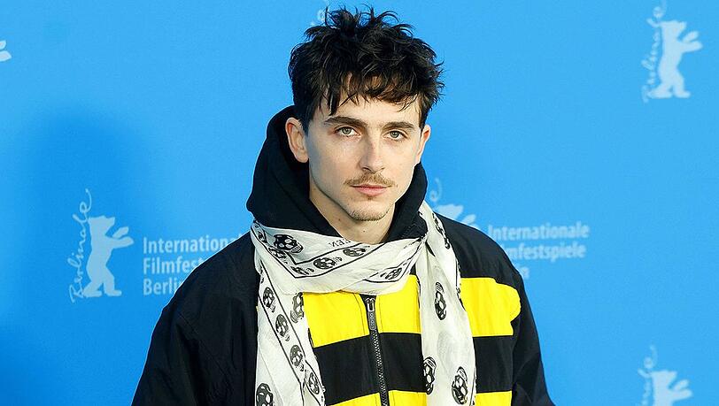 Timothée Chalamets "Vogue"-Cover stößt aus Spott im Netz. Timothée Chalamets "Vogue"-Cover stößt aus Spott im Netz.