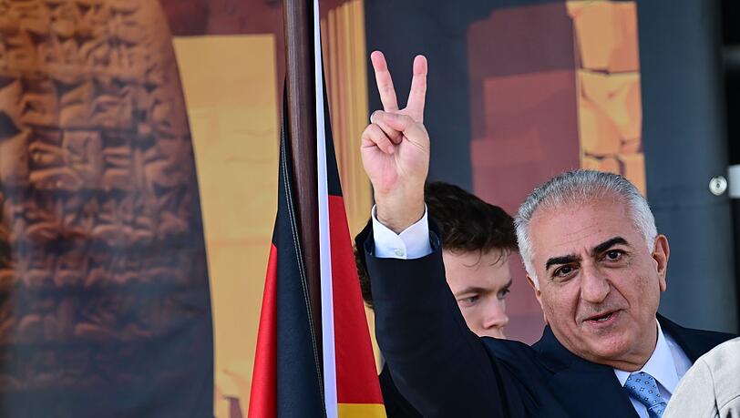 Sprach vor Tausenden Unterst&uuml;tzern: Reza Pahlavi.