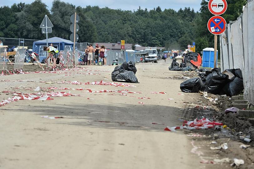Die letzten Besucher packen ihre Sachen. Die Bilder vom Festivalgelände nach fünf Tagen Chiemsee Summer.