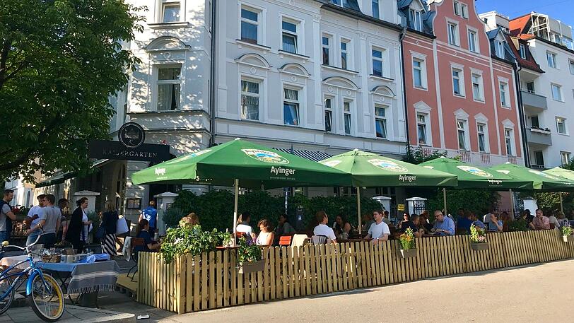 Viel Platz gibt es plötzlich vor dem Kaisergarten.