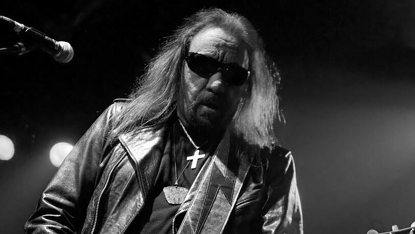 Ace Frehley ist im Oktober 2025 im Alter von 74 Jahren gestorben.