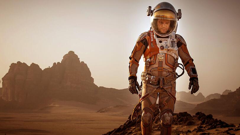 Absolute Einsamkeit: Mark Watney (Matt Damon) wurde von seiner Crew auf dem Mars zurückgelassen. Absolute Einsamkeit: Mark Watney (Matt Damon) wurde von seiner Crew auf dem Mars zurückgelassen.