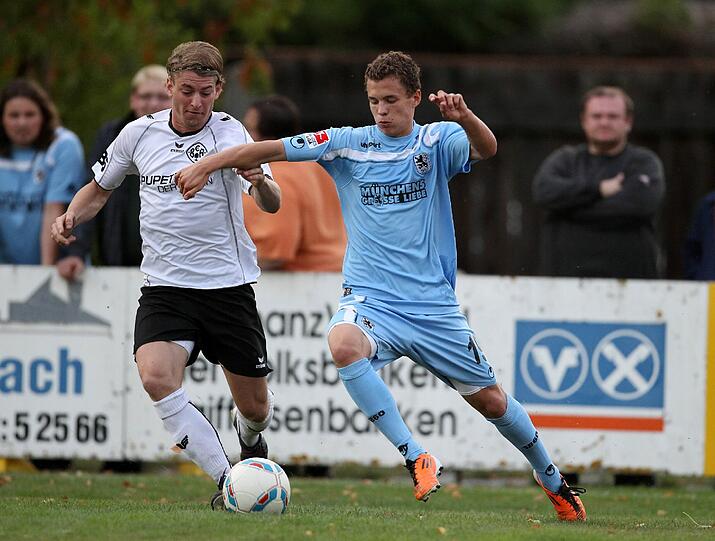 Der TSV 1860 kommt beim Landesligisten Aichach zu einem mühsamen 3:1. Neben Necat Aygün feiert auch Collin Benjamin sein Comeback. Und Ersatzkeeper Tank durfte Stürmer spielen. Die Bilder von der Partie.