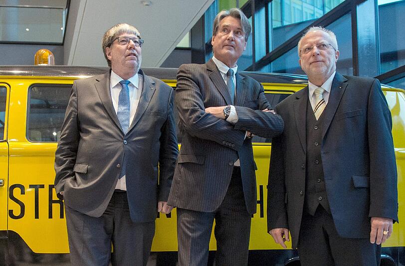 Der ADAC-Vizepräsident für Finanzen, Klaus-Peter Reimer (l-r), ADAC-Sportpräsident Hermann Tomczyk und der designierte ADAC-Präsident August Markl.