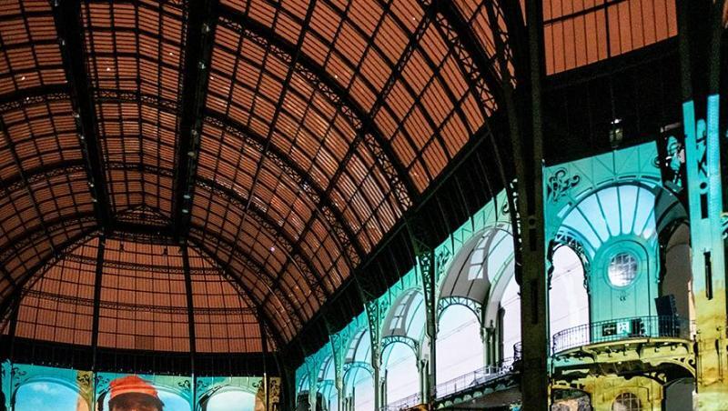 Szene aus "Paris, Texas" von Wenders mit Harry Dean Stanton im Pariser Grand Palais. Szene aus "Paris, Texas" von Wenders mit Harry Dean Stanton im Pariser Grand Palais.