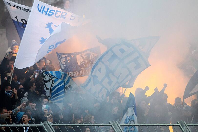 28. Spieltag: Wegen insgesamt vier gezündeten Rauchtöpfen im Auswärtsspiel bei Erzgebirge Aue wurden die Löwen zu einer Geldstrafe in Höhe von 1.400 Euro verdonnert.