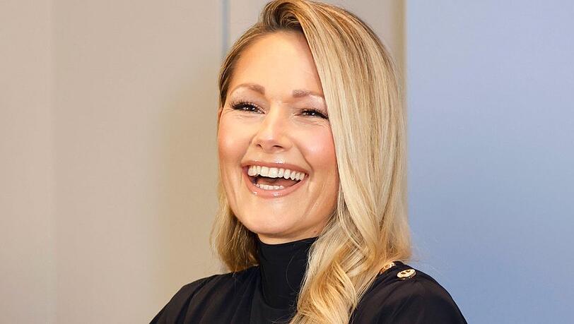 Helene Fischer hat einen charmanten Auftritt bei Dirk Stermann und Christoph Grissemann in der ORF-Talkshow "Willkommen &Ouml;sterreich" absolviert.