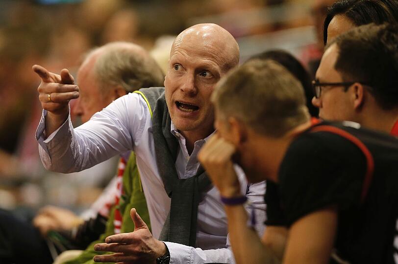 Matthias Sammer, daneben Bastian Schweinsteiger.