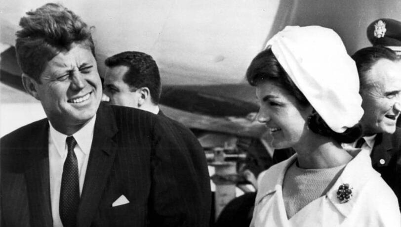 Das Präsidenten-Paar Kennedy 1962 nach einem Staatsbesuch in Mexiko Das Präsidenten-Paar Kennedy 1962 nach einem Staatsbesuch in Mexiko