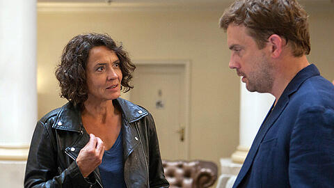 "Tatort: Maleficius": Lena Odenthal (Ulrike Folkerts) will genauer wissen, was sich hinter den steilen Thesen von Professor Bordauer (Sebastian Bezzel) verbirgt