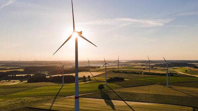 Die Green City AG baut unter anderem Windräder. (Symbolbild)