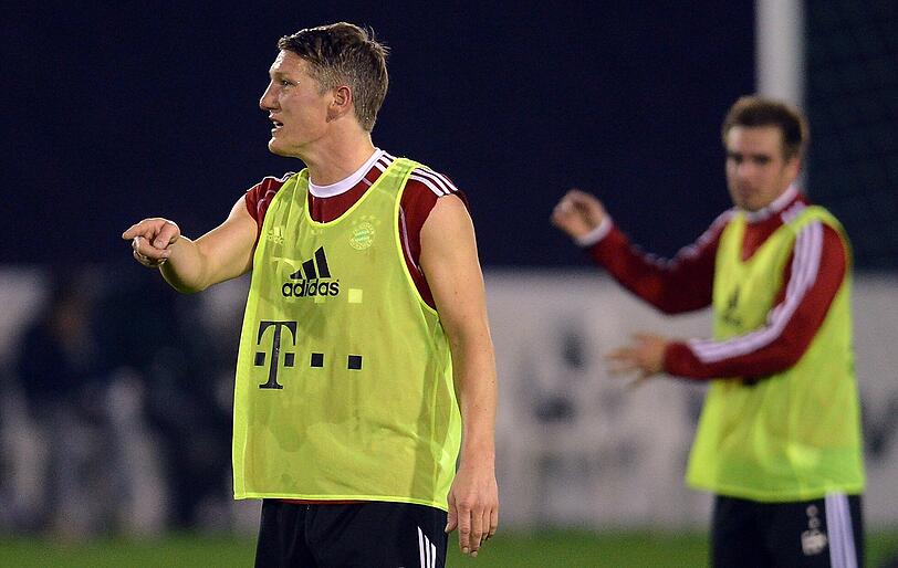 Bastian Schweinsteiger ist wieder voll ins Mannschaftstraining eingestiegen und macht problemlos bei den Trainingsspielen mit.