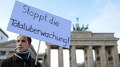 Die Vorratsdatenspeicherung ist höchst umstritten. Kritiker fürchten, dass dadurch die Totalüberwachung des Bürgers möglich wird.