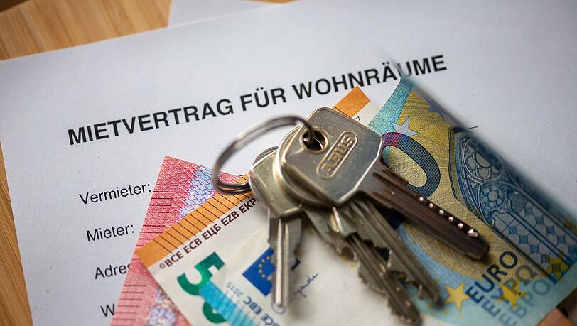 Der BGH prüft, ob ein Vermieter einen Wohnraummietvertrag kündigen darf, wenn der Mieter die Wohnung gewinnbringend untervermietet. (Symbolbild)