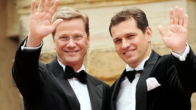 "Westerwelle": Guido Westerwelle (l.) mit Ehemann Michael Mronz im Jahr 2007.