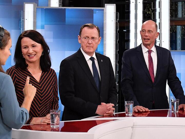 Anja Siegesmund von den Grünen, Ministerpräsident Bodo Ramelow (Die Linke) und Wolfgang Tiefensee von der SPD bei einer TV-Debatte vor der Wahl im Oktober.