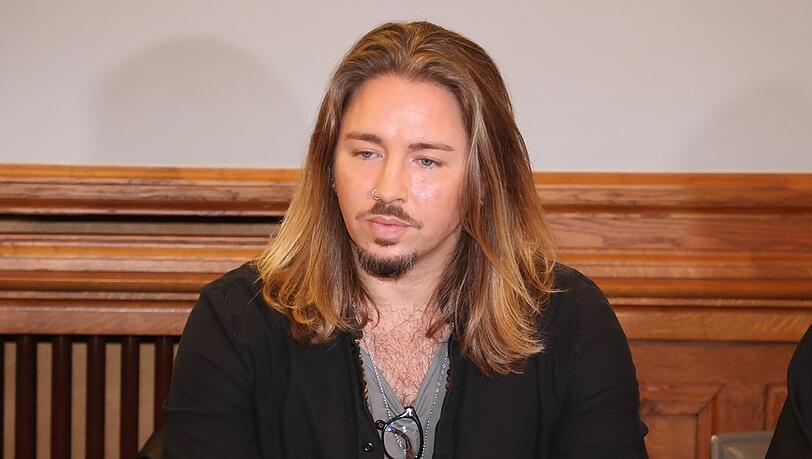 Gil Ofarim spricht erneut über den Davidstern-Skandal. Gil Ofarim spricht erneut über den Davidstern-Skandal.