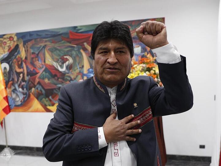 Evo Morales hat die Präsidentschaftswahlen in Bolivien im ersten Wahlgang gewonnen.